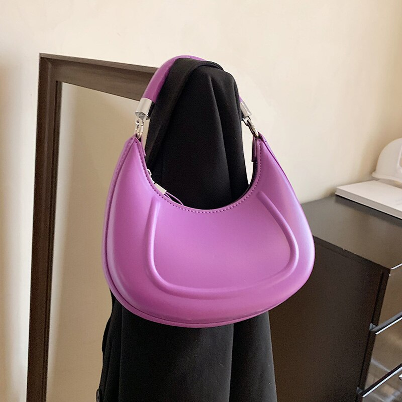 Simple Women's Shoulder Bags Crescent Chain Handbags Luxury Designer Messenger Bag of Summer Brand Female Bag Fashionable Purses