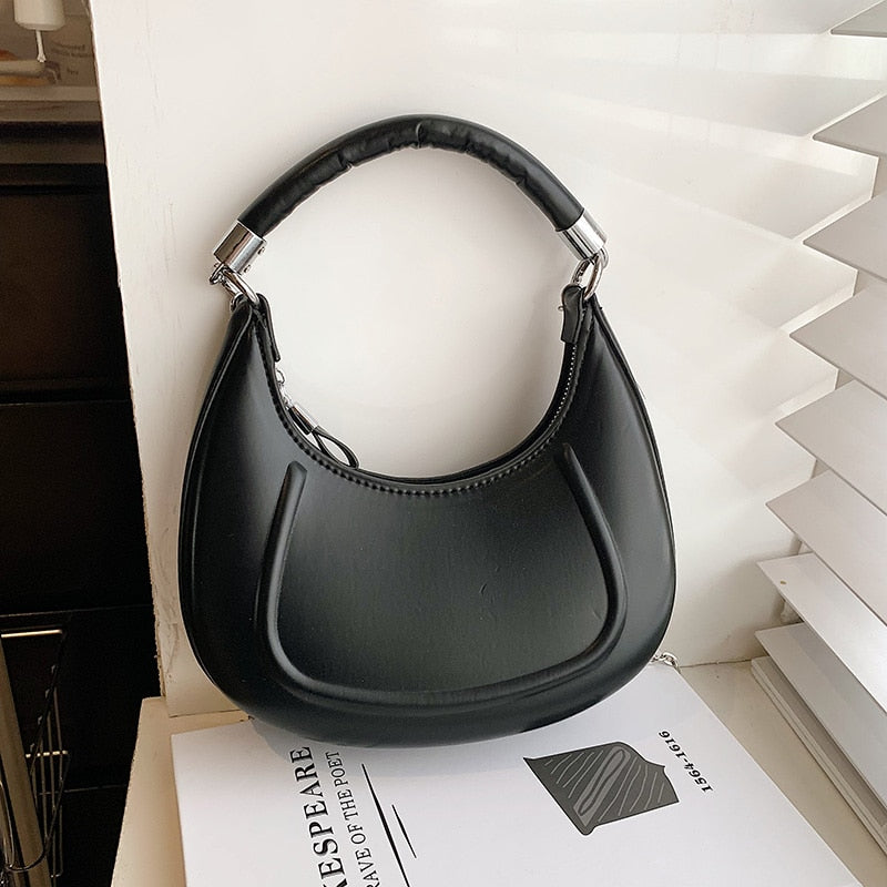 Simple Women's Shoulder Bags Crescent Chain Handbags Luxury Designer Messenger Bag of Summer Brand Female Bag Fashionable Purses