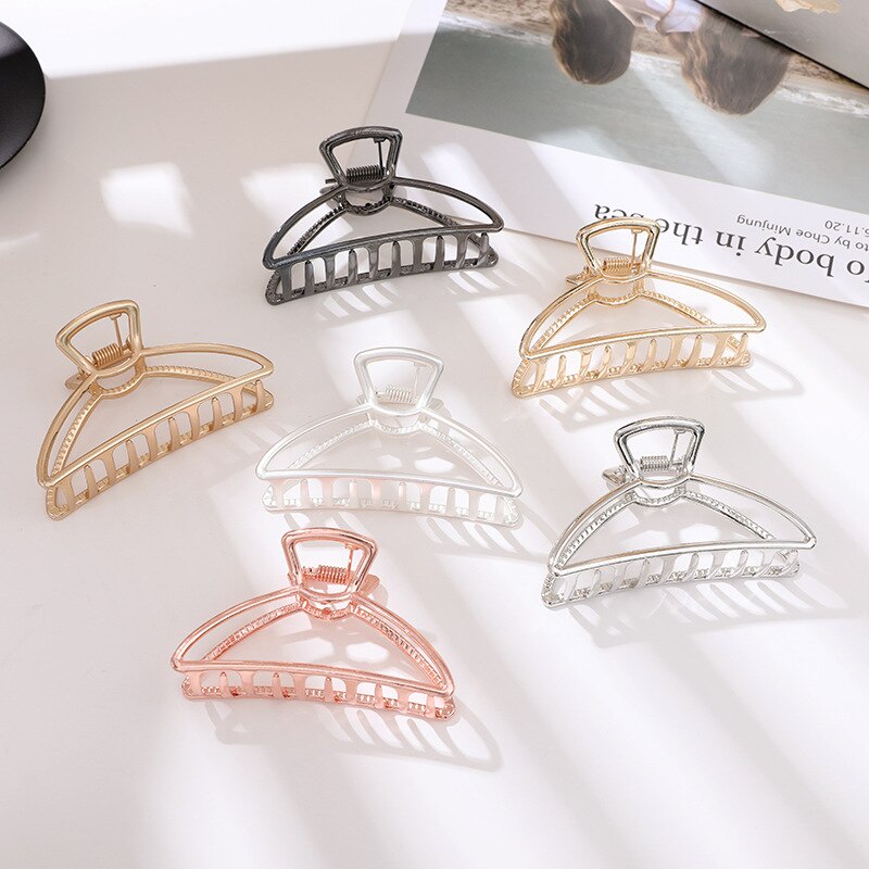 Women Girls Geometric Hair Claw Clamps Metal Hair Crab Moon Shape Hair Claw Clip Solid Color Hairpin Large Size Hair Accessories