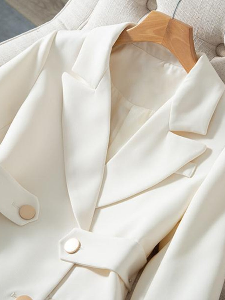 Suit Coat Women's Chic and Elegant