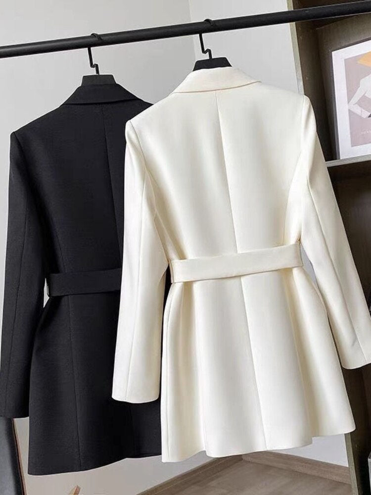 Suit Coat Women's Chic and Elegant