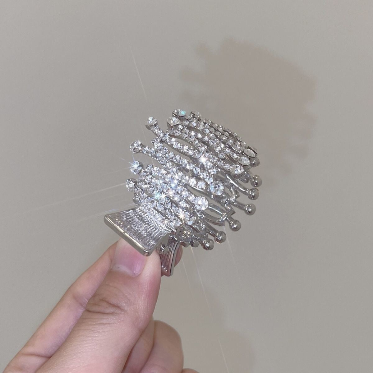 High Ponytail Clip for Women Fashion Metal Hair Claw Girls Clamps Girl Fixed Hairpin Claw Clip Hair accessories Headwear