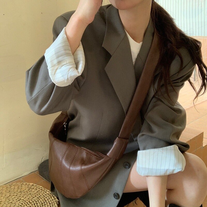 Fashion Black Dumpling Bag Bag Women's Crossbody Bag 2023 New Croissant Bag Vintage Premium Sense Waist Bag Casual Shoulder Bag